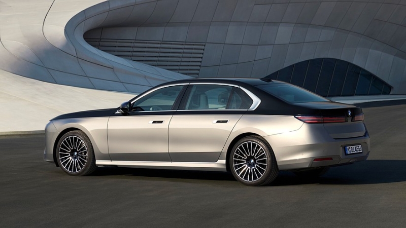 Обновлённый BMW 7 Series: без повышения напряжения, зато с остромодным салоном