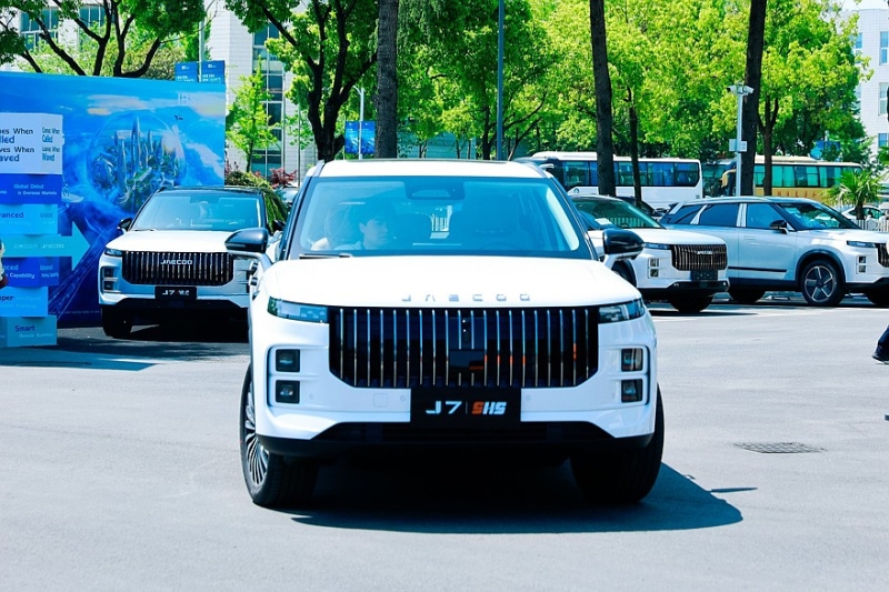 Парковка без водителя: Omoda и Jaecoo представили технологию интеллектуальной парковки