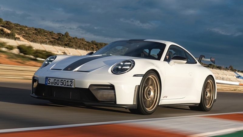 Porsche анонсировала особенно драйверский 911 &mdash; вероятно, GT3 Cabriolet