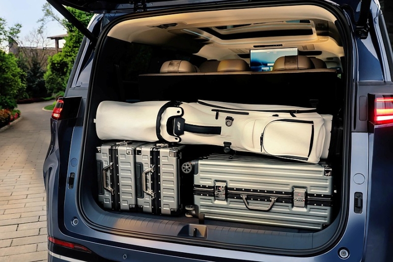 Роскошный, но дешевле конкурентов: минивэн Arcfox Wendao V9 полностью рассекречен