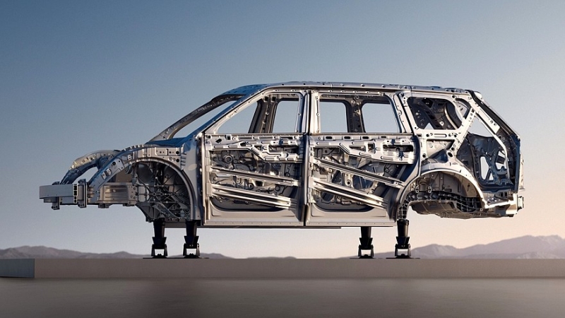 Рывок в премиум: флагманский кроссовер Xpeng GX выходит на рынок с «полным фаршем»