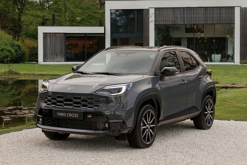 Toyota Yaris Cross обновился по подобию старших моделей
