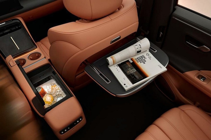 В России начались продажи нового кроссовера GAC Aion V