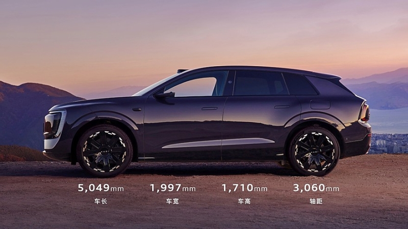 AUDI E7X выходит на рынок: без колец, но с богатым оснащением и достойной техникой