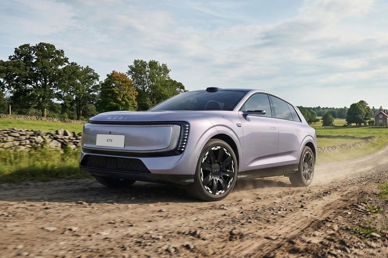 AUDI E7X выходит на рынок: без колец, но с богатым оснащением и достойной техникой
