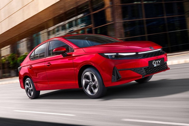 Бюджетные седан и хэтчбек Honda City: второй рестайлинг на фоне снижения спроса