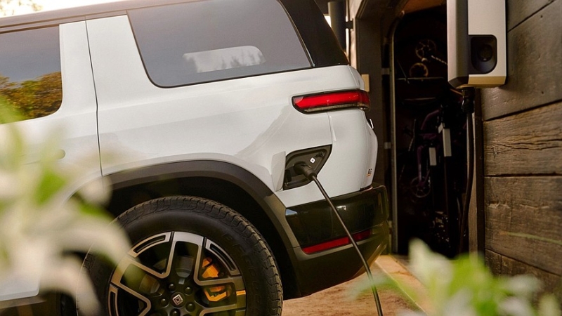 Едва ли вышедший на рынок Rivian R2 готовится обрасти новыми версиями, в их числе R2X
