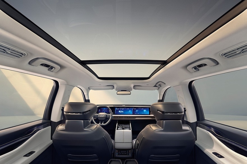 Кроссовер Ford Edge L готовится к рестайлингу: фото без камуфляжа