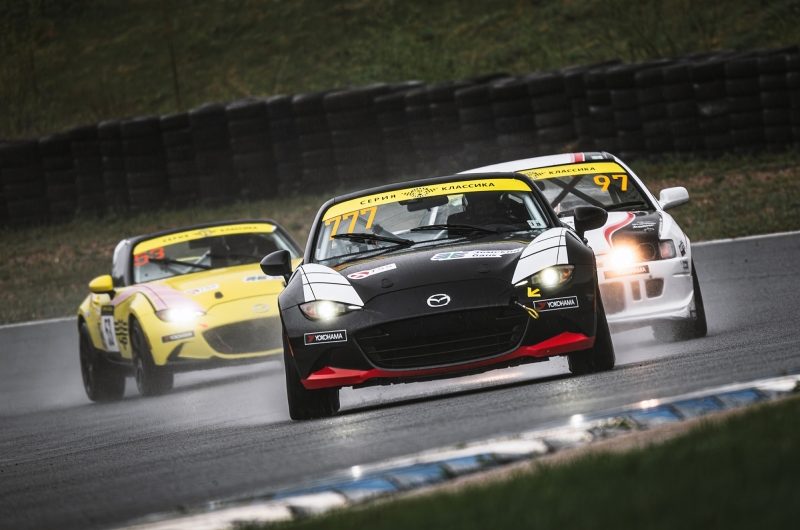 В Смоленске стартовал сезон гонок исторических автомобилей «Серия Классика»