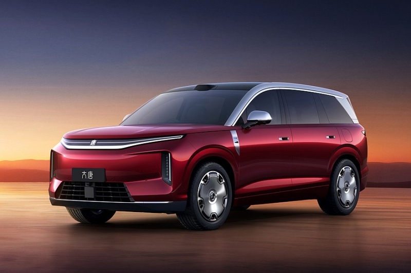 Флагманский кроссовер BYD Datang: богатое оснащение, полный привод и привлекательные цены