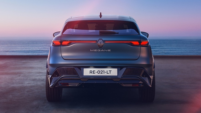 Renault освежила хэтчбек Megane E-Tech electric: новое &laquo;лицо&raquo; и батарея большей ёмкости