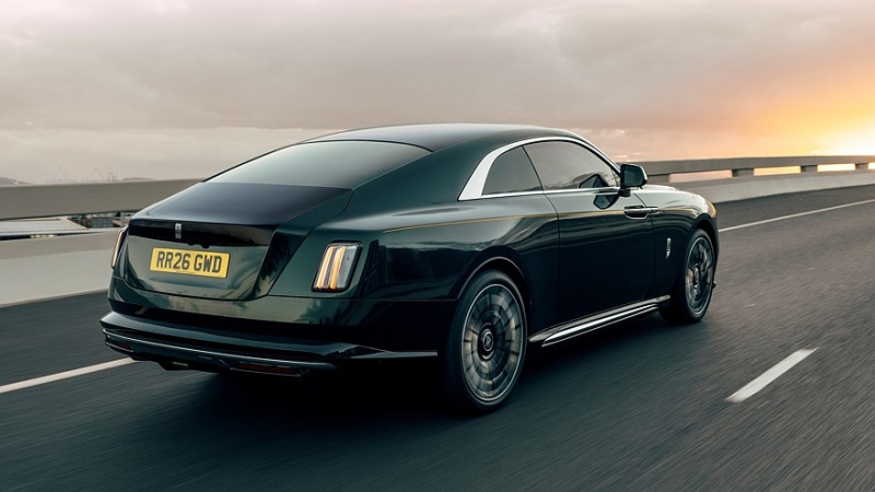Rolls-Royce Spectre Series II: больше мощности, больше запас хода и диски в стиле Zeekr