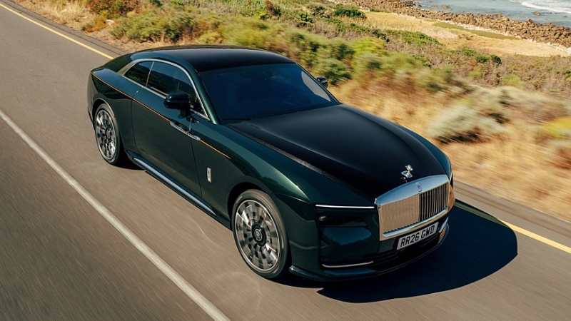 Rolls-Royce Spectre Series II: больше мощности, больше запас хода и диски в стиле Zeekr