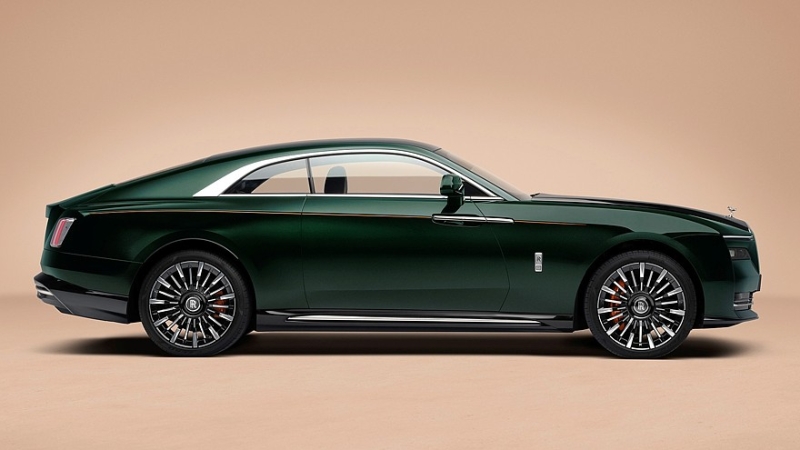 Rolls-Royce Spectre Series II: больше мощности, больше запас хода и диски в стиле Zeekr
