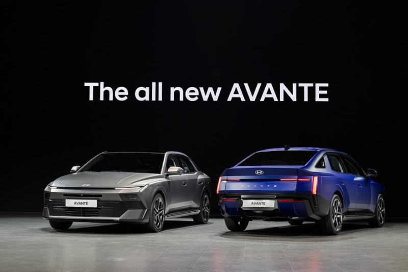Седан Hyundai Elantra кардинально сменил имидж в новом поколении