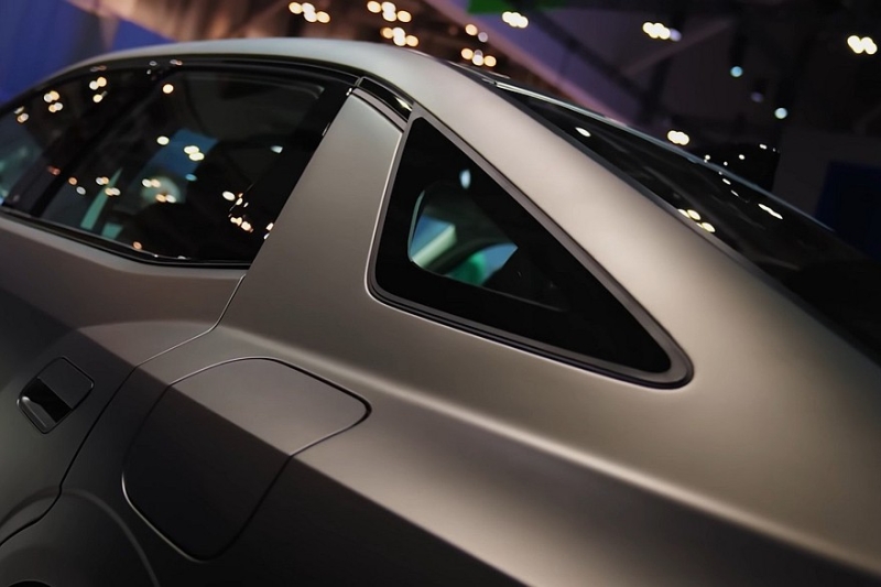 Седан Hyundai Elantra нового поколения с крутым дизайном показали живьём