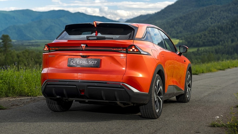 Changan объявил о старте продаж Deepal S07 на российском рынке, цена известна