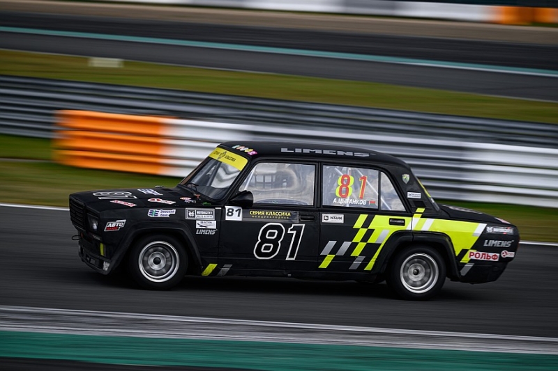&laquo;Серия классика 2026&raquo; на Moscow Raceway третий этап &ndash; успех, эмоции и ретромагия!