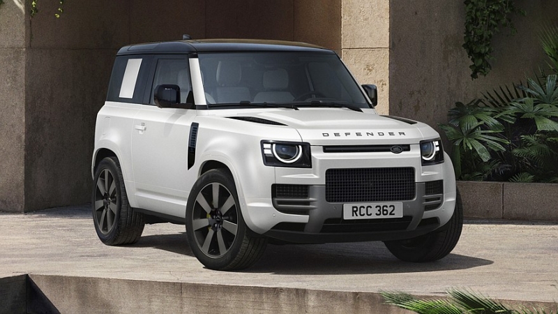 Внедорожник Land Rover Defender получил пересмотренную моторную гамму