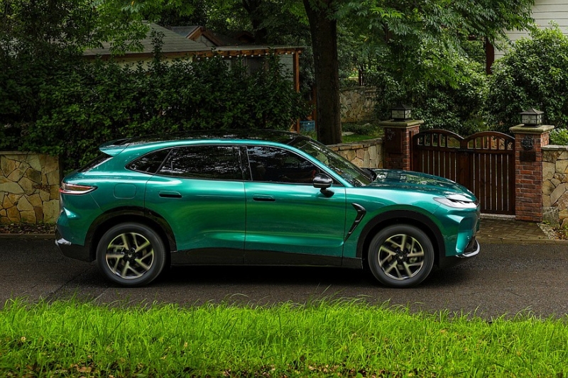 Arcfox Alpha T7 от BAIC: эффектный дизайн, несколько вариантов начинки и привлекательные цены