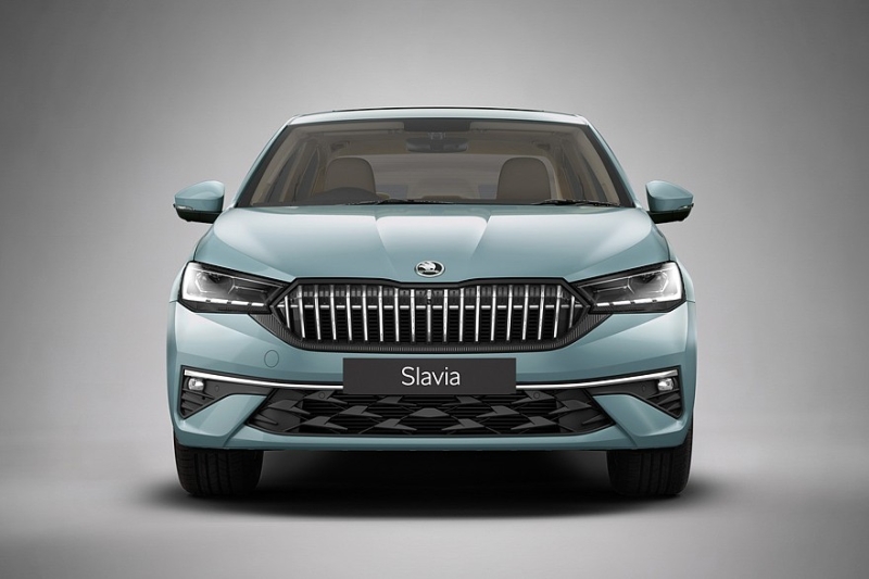 Бюджетный седан Skoda Slavia пережил рестайлинг: другие экраны, массажёр и новый автомат