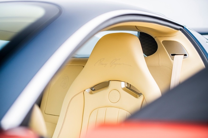 Bugatti представила полностью отреставрированный и слегка облагороженный Veyron
