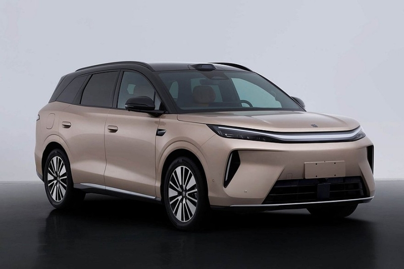 Кроссовер BYD Tang нового поколения: больше предшественника и с единым табло внутри