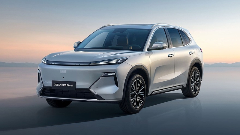 Кроссовер Geely EX5 с новой техникой обзавёлся российским ценником