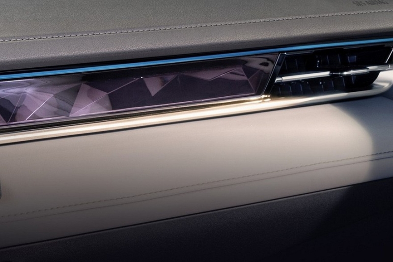 Обновлённая Toyota Camry: увеличенный экран, &laquo;хрусталь&raquo; и кое-что ещё