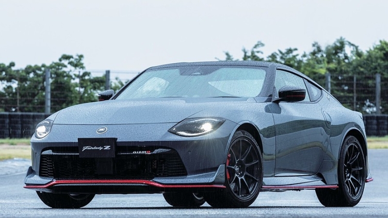 Обновлённый Nissan Z наконец-то представлен в Японии: МКП доступна на всех версиях