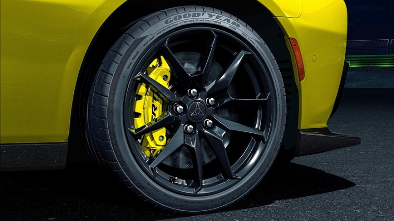 &laquo;Пчёлка&raquo; вернулась и готова всех покусать: представлен новый Dodge Charger Super Bee
