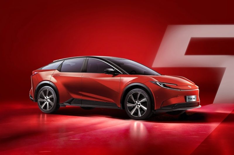 Плохо продающийся Toyota bZ5 пытается привлечь покупателей обновками и скидками