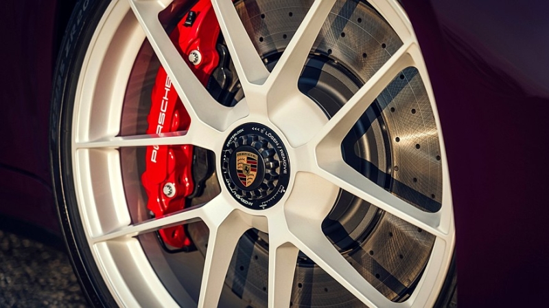 По заявкам трудящихся: Porsche 911 Carrera S снова доступен на &laquo;механике&raquo;, но есть нюанс