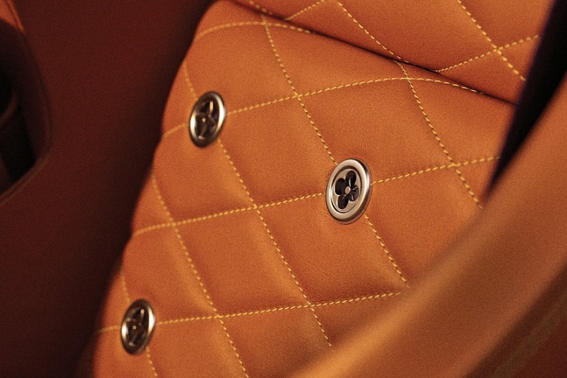 Singer повышает градус роскоши своих рестомодов через сотрудничество с Louis Vuitton