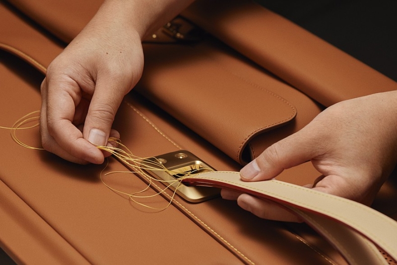 Singer повышает градус роскоши своих рестомодов через сотрудничество с Louis Vuitton