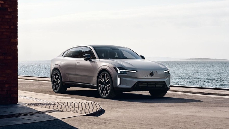 Volvo подготовила несколько обновок для лифтбека ES90, кроссоверов EX60 и EX90