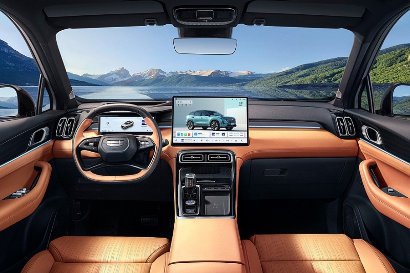 Бензиновый Geely Atlas: корректировка внешности, новый мотор и расширенное оснащение