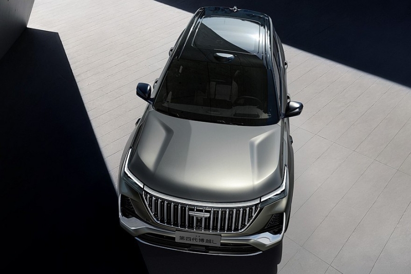 Бензиновый Geely Atlas: корректировка внешности, новый мотор и расширенное оснащение