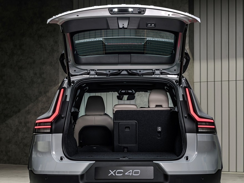 Компактные кроссоверы Volvo XC40, EX40 и EC40 пережили долгожданный рестайлинг