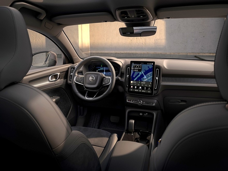 Компактные кроссоверы Volvo XC40, EX40 и EC40 пережили долгожданный рестайлинг
