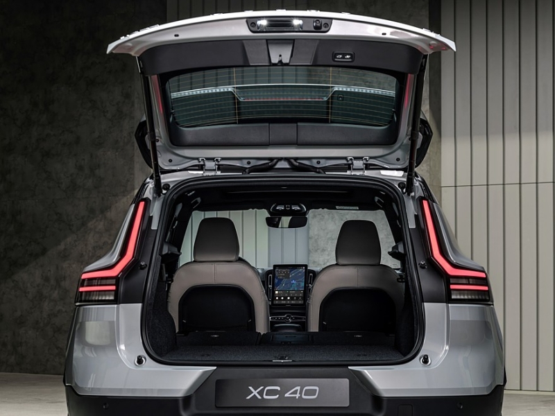 Компактные кроссоверы Volvo XC40, EX40 и EC40 пережили долгожданный рестайлинг
