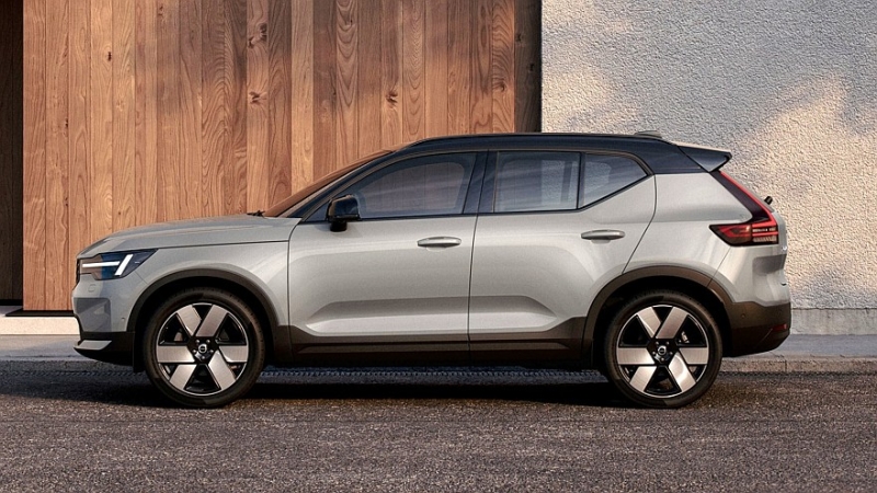 Компактные кроссоверы Volvo XC40, EX40 и EC40 пережили долгожданный рестайлинг