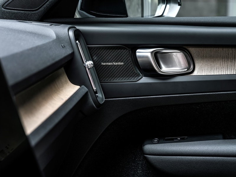 Компактные кроссоверы Volvo XC40, EX40 и EC40 пережили долгожданный рестайлинг