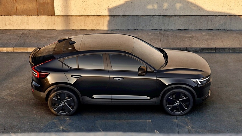 Компактные кроссоверы Volvo XC40, EX40 и EC40 пережили долгожданный рестайлинг