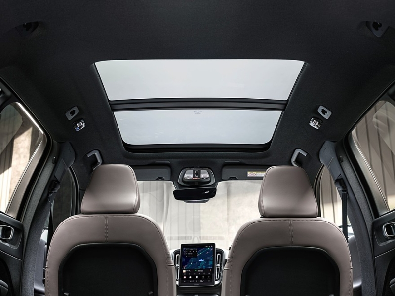 Компактные кроссоверы Volvo XC40, EX40 и EC40 пережили долгожданный рестайлинг