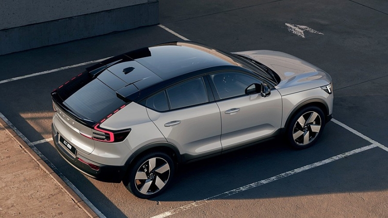 Компактные кроссоверы Volvo XC40, EX40 и EC40 пережили долгожданный рестайлинг