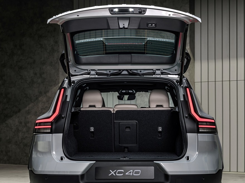 Компактные кроссоверы Volvo XC40, EX40 и EC40 пережили долгожданный рестайлинг