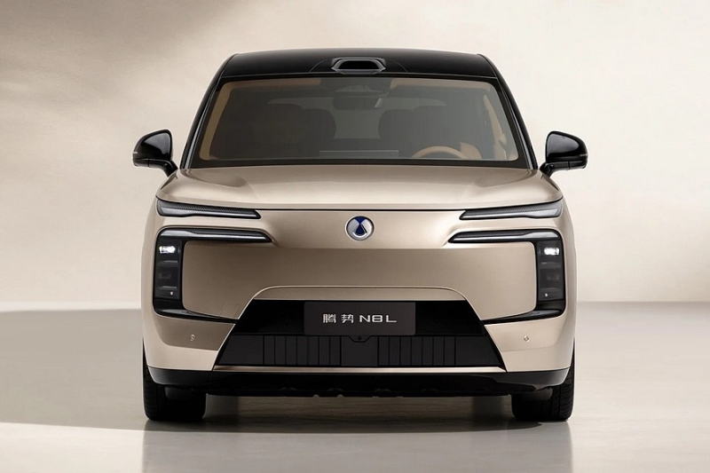 Кроссовер Denza N8L от BYD получил новую начинку и подешевел