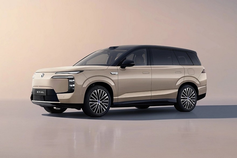 Кроссовер Denza N8L от BYD получил новую начинку и подешевел