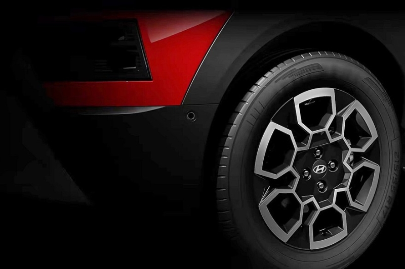 Кроссовер Hyundai Bayon в угловатом стиле: новые официальные кадры
